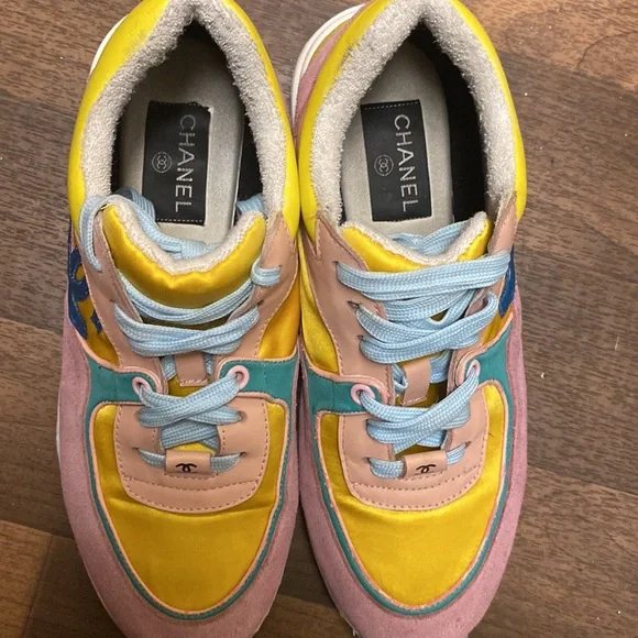 Chanel sneakers! Size 7! GUC! - Picture 5 of 7